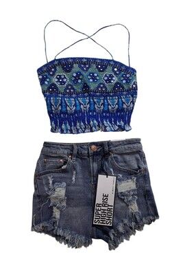BUNDLE Boho Summer Outfit: Zara Embroidered Top & Almost Famous Denim Shorts